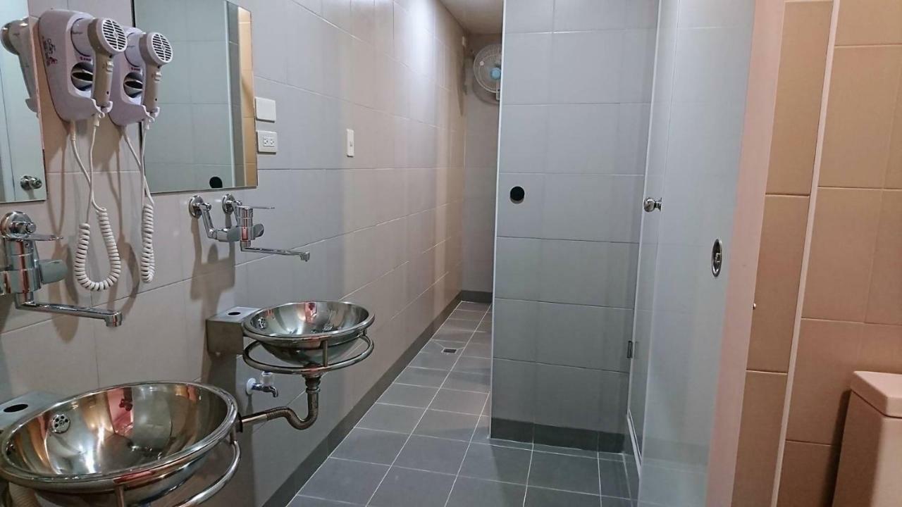 Temple Side Hostel Ταϊνάν Εξωτερικό φωτογραφία